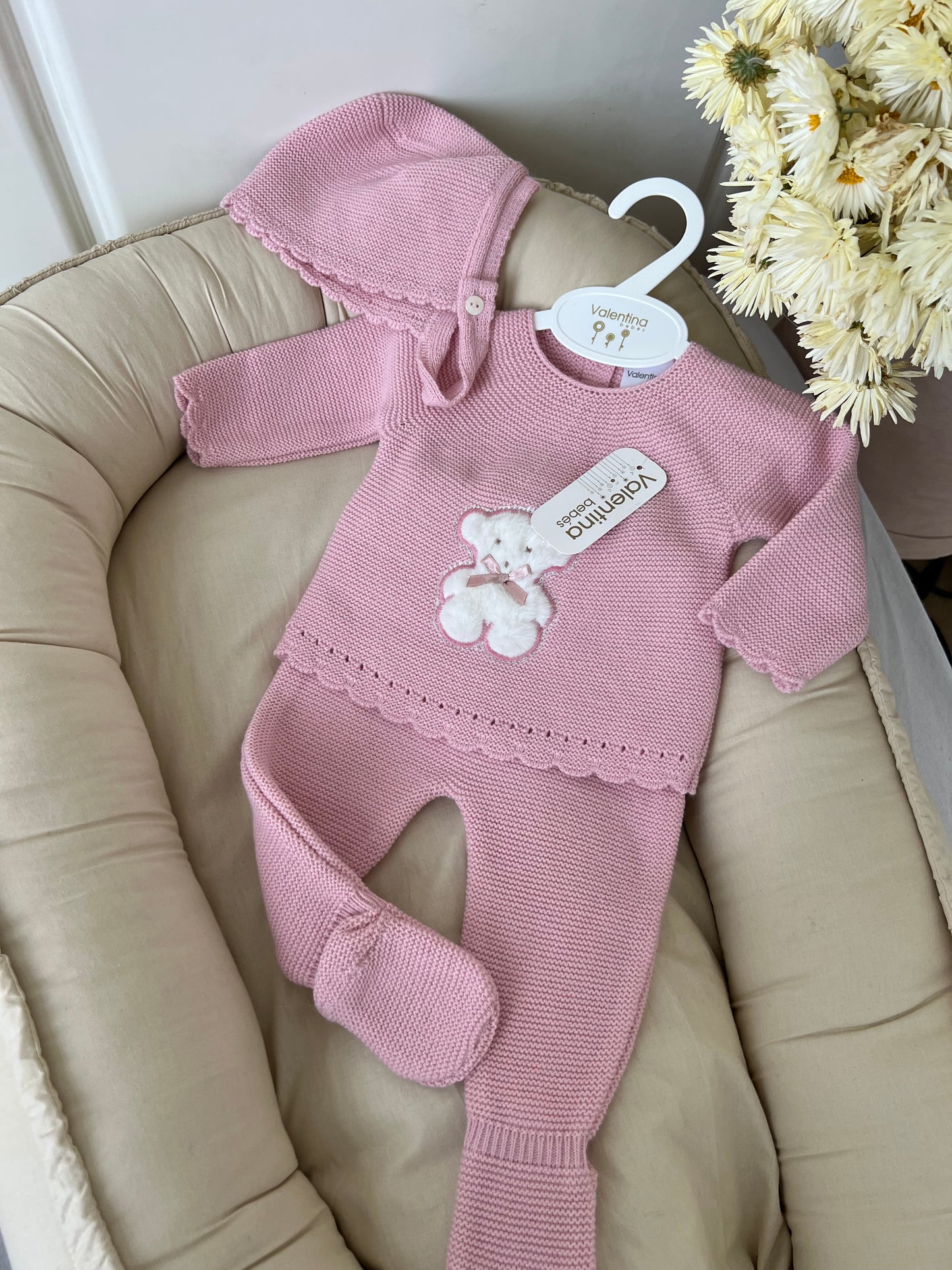 Set, Valentina