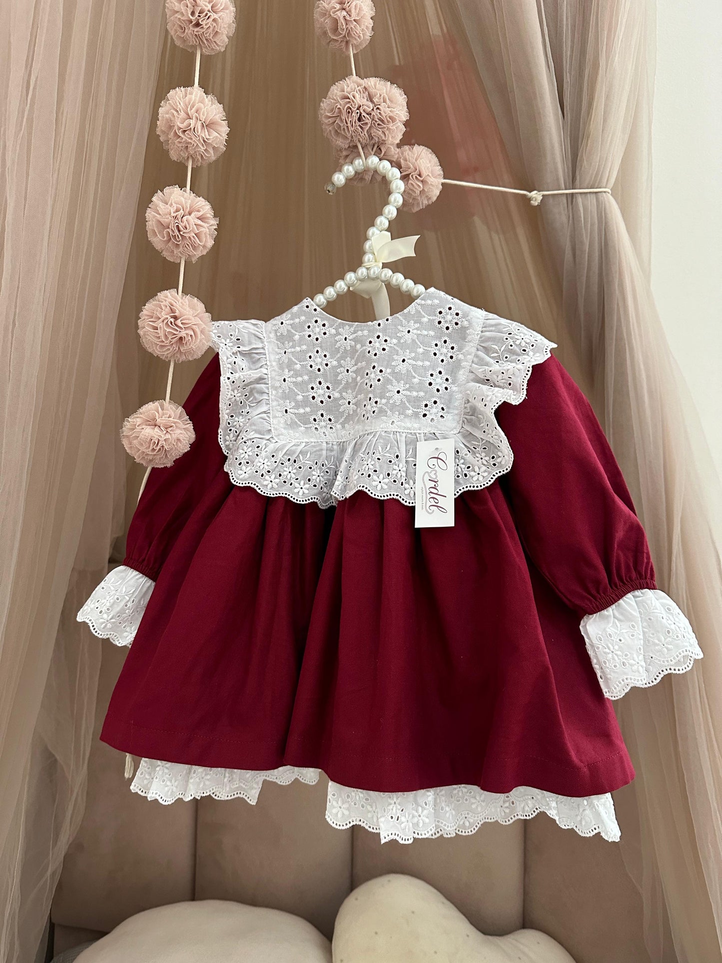 Fustan festiv bordo me jake te bardhe, crd