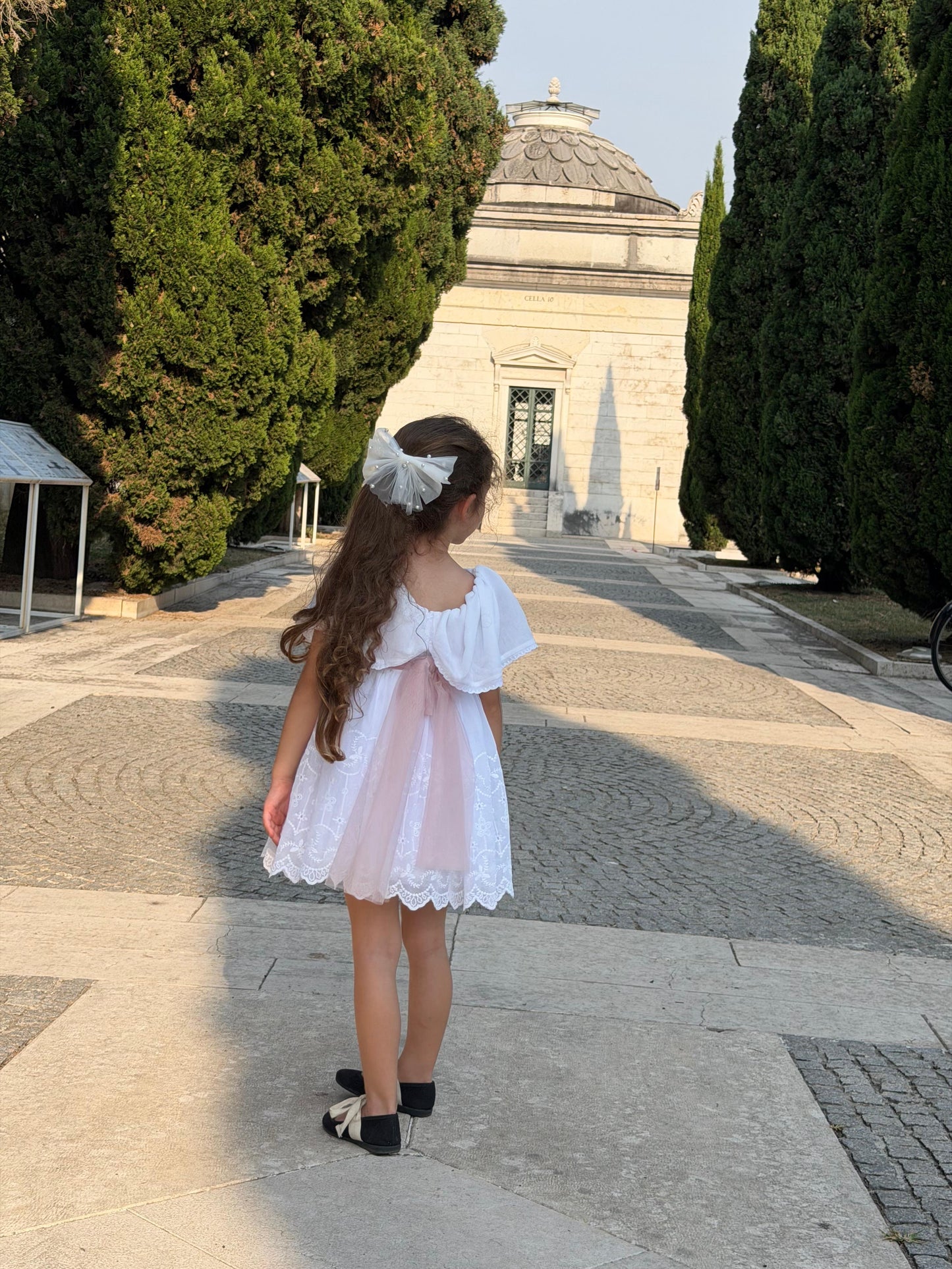 Fustan ceremonial, cap