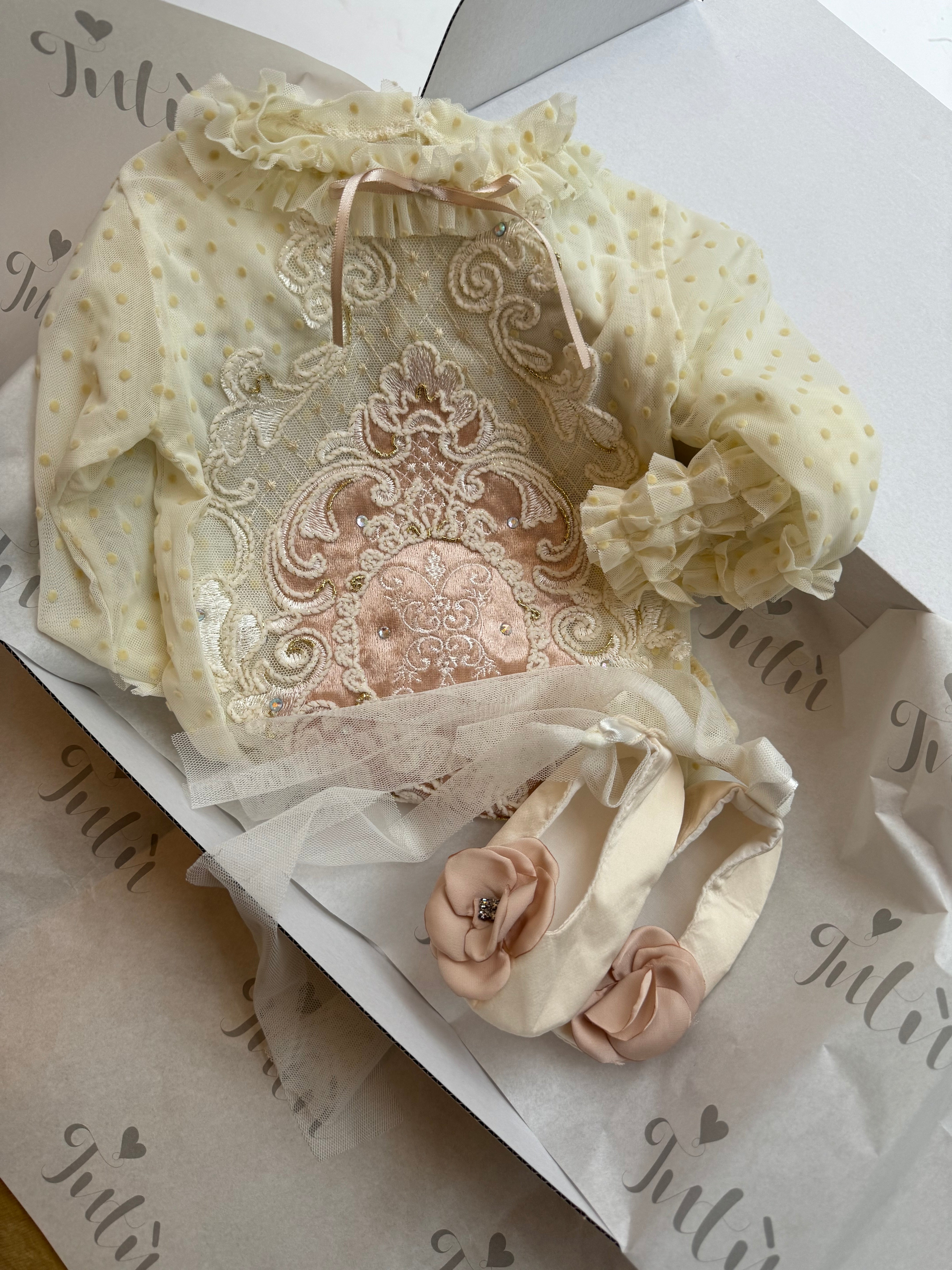 Exclusive selections – Tutu
