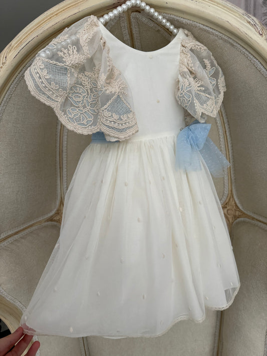 Fustan ceremonial, cap