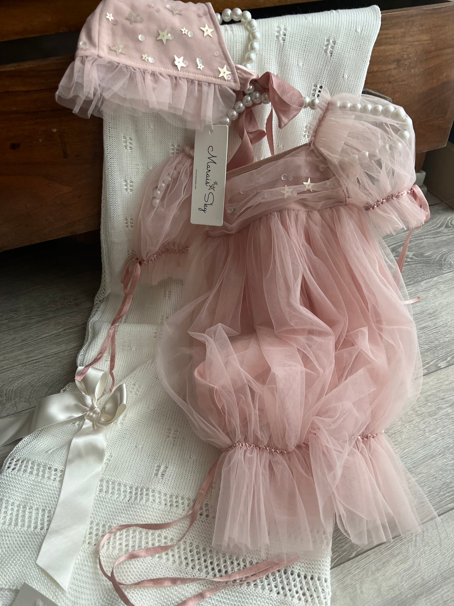 Marais Sky set newborn gown dhe kapuç