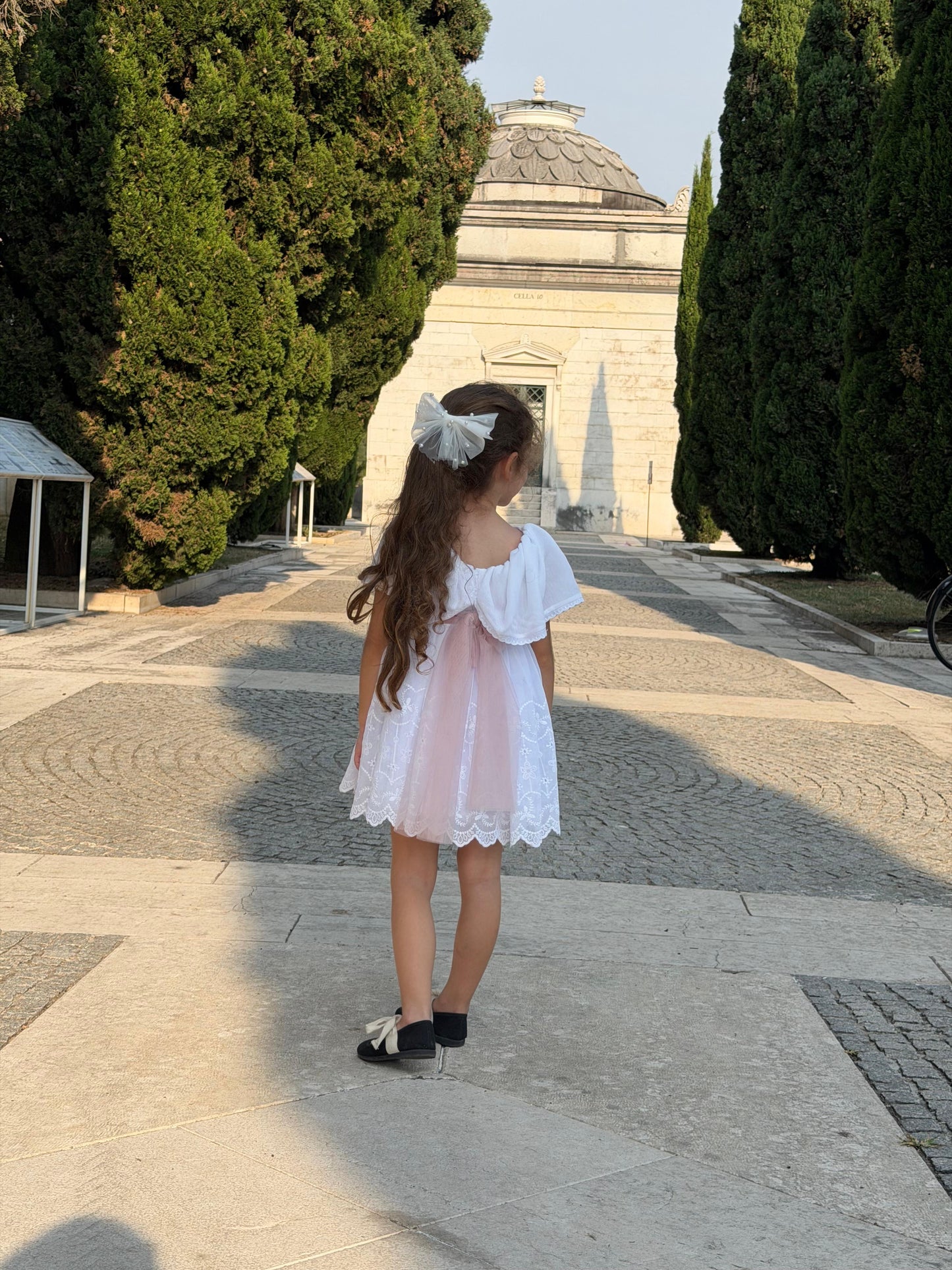Fustan ceremonial, cap